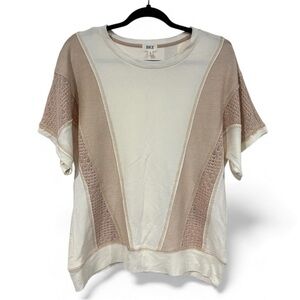 BKE Buckle Ivory and Beige T‎ Shirt Blouse - Size Small